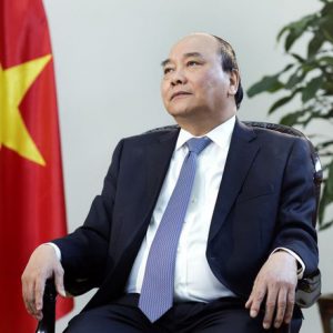 Thủ tướng Nguyễn Xuân Phúc có thể vực dậy nền kinh tế Việt Nam hay không?