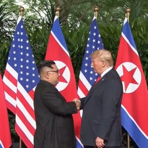 Ông Trump và ông Kim cùng ký thỏa thuận lịch sử