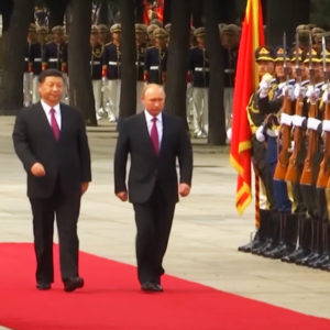Đổi Việt Nam, Nga gần Trung Quốc – Đưa tên lửa, Putin che cho Tàu