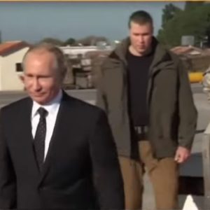 Putin bất ngờ “cưỡi” Su-35 bay tới Syria chỉ vài giờ trước khi Iran phóng 10 quả tên lửa