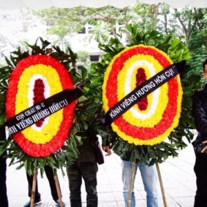 Sending wreath to funeral of General Dissident – Does Nguyen Phu Trong change his mind?