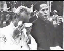 Việt Nam: Gạt dân ra lề, Đảng Cộng sản tồn tại nhờ 2 “bí kíp”