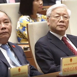 Bộ Chính trị “bất an” – Đại họa Vũ Hán tràn về Ba Đình