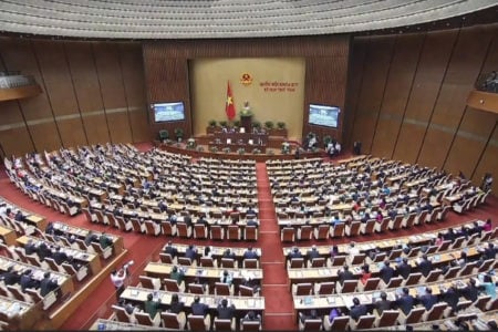 Lacking Knowledgement, Vietnamese Communist leadership is put in difficulties by “experts”