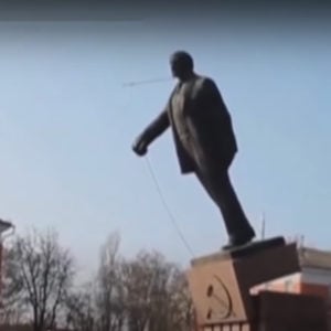 Vì sao Putin và Nguyễn Phú Trọng vẫn “ướp xác ” Lenin và Hồ Chí Minh?