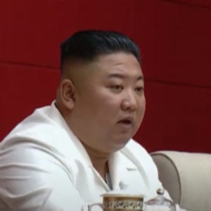 Bắc Triều Tiên: Mặc dân đói khát – Đảng vẫn chế tên lửa hạt nhân