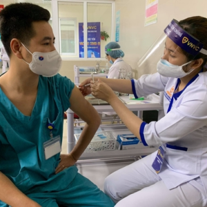 Vietnam approves China’s vaccine, many people become skeptical