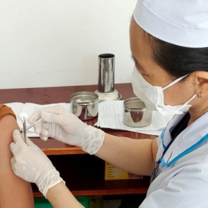 Young Hanoi teacher dies after being vaccinated against COVID-19