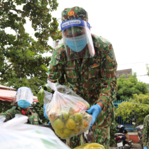 Hết ‘bộ đội đi chợ’ đến ‘vàng, cam, xanh’, Việt Nam đang rối bời trong khủng hoảng Covid?