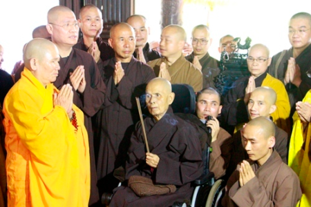 What does world say about Zen Master Nhat Hanh’s death?