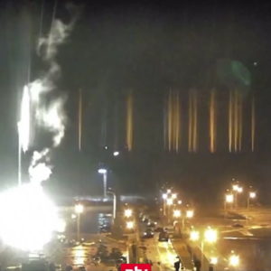 Putin cho bắn phá nhà máy điện hạt nhân
