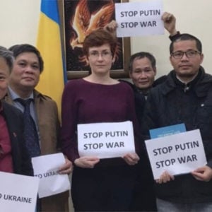 Vietnamese donate a big sum to help Ukraine overcome Russia’s invasion
