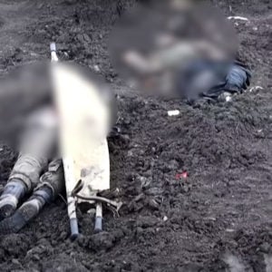 Xác lính Nga đã chết phân huỷ trong khi Putin tiếp tục tàn sát ở phía đông Ukraine