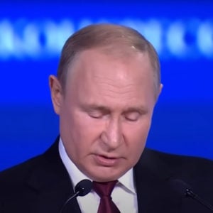 Tin tức về Vladimir Putin – Nhà độc tài có thể bị loại bỏ vì những tin đồn về sức khỏe khi quân đội Nga chịu “tổn thất bất thường”