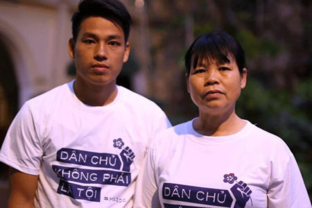Vietnamese Human Rights Defender Trinh Ba Tu was beaten and fettered after denunciating prison authorities