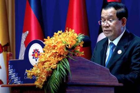 ASEAN Summit and EAS: Vietnam should learn Hun Sen’s bravery regarding issues related to Ukraine!