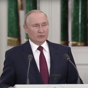 Nhà phê bình Putin giàu có, 65 tuổi, người gọi cuộc xâm lược Ukraine là “khủng bố,” chết sau cú ngã bí ẩn trong chuyến đi sinh nhật
