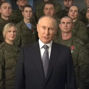 Putin ra lệnh ngừng bắn trong cuộc chiến đẫm máu đầu tiên – nhưng Ukraine nói Nga rút quân nếu ông ta muốn đình chiến