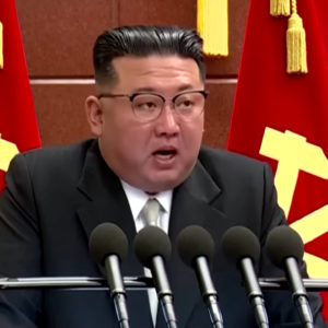 Kim tuyên bố “sản xuất hàng loạt vũ khí hạt nhân”.