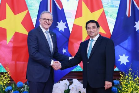 Australian and Vietnamese Prime Ministers discuss South China Sea issue, Australia pledges aid of AU$105 million