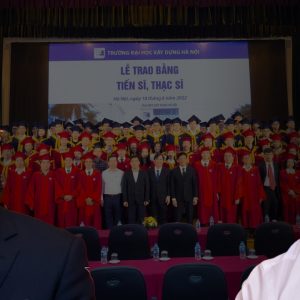Bộ trưởng Giáo dục Nguyễn Kim Sơn, đang tiếp bước kinh doanh bằng tiến sĩ dỏm của Phùng Xuân Nhạ?