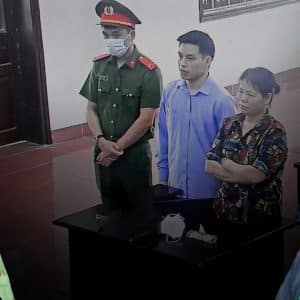 Tù nhân lương tâm Trịnh Bá Phương bị đánh đập và cùm chân