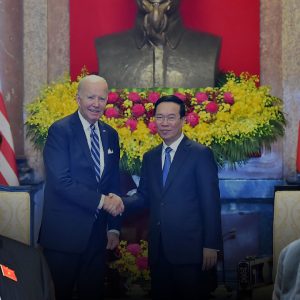 Võ đài chính trị Việt Nam – ai sẽ nhận cúp?