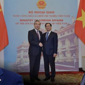 Ngoại trưởng Trung Quốc cảnh cáo Việt Nam “đừng chống đối nước trong khu vực”