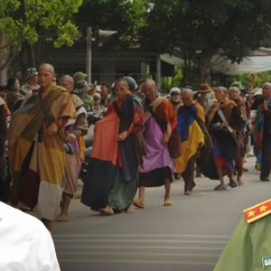 Police detain monk Thich Minh Tue but saying “voluntarily” stops wondering!