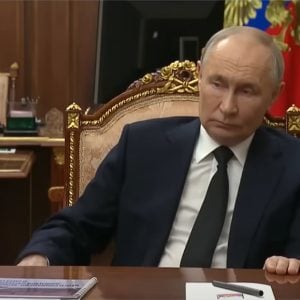 Trump mạnh mẽ kêu gọi Putin thương xót cho binh lính Ukraine ở Kursk