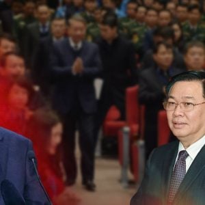Thượng tầng đánh nhau chí tử, đàn “ong ve” báo chí không biết lệnh nghe ai!