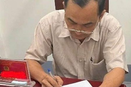 BẮT! BẮT NỮA ! BÀN TAY KHÔNG PHÚT NGHỈ