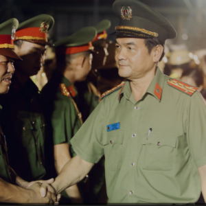 Phạt Dân Gấp 15 Lần Để Răn Đe: Cán Bộ Lạm Quyền Vẫn Yên Ổn Không Ai Đụng Đến!