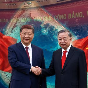 Mặt nạ Đảng viên: Sự dung hòa giữa đạo đức cá nhân và hệ thống lỗi thời.